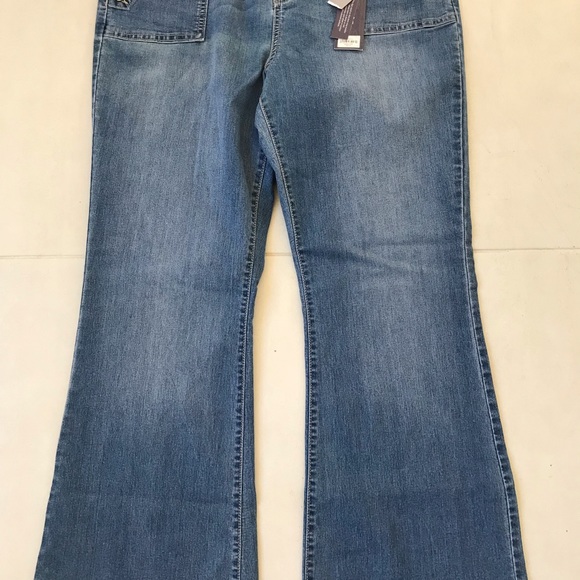 Jennifer Lopez High Rise Flare Stretch Jeans J247 - Picture 5 of 8